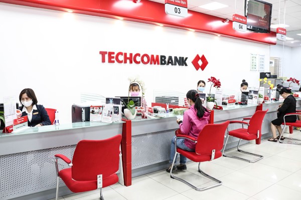 Quý 4/2021 lợi nhuận Techcombank tăng 17% , nợ xấu tăng 77%
